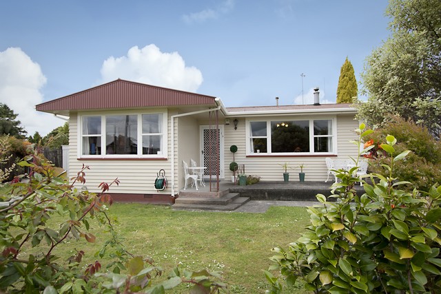 1 Dampier Avenue, Awapuni