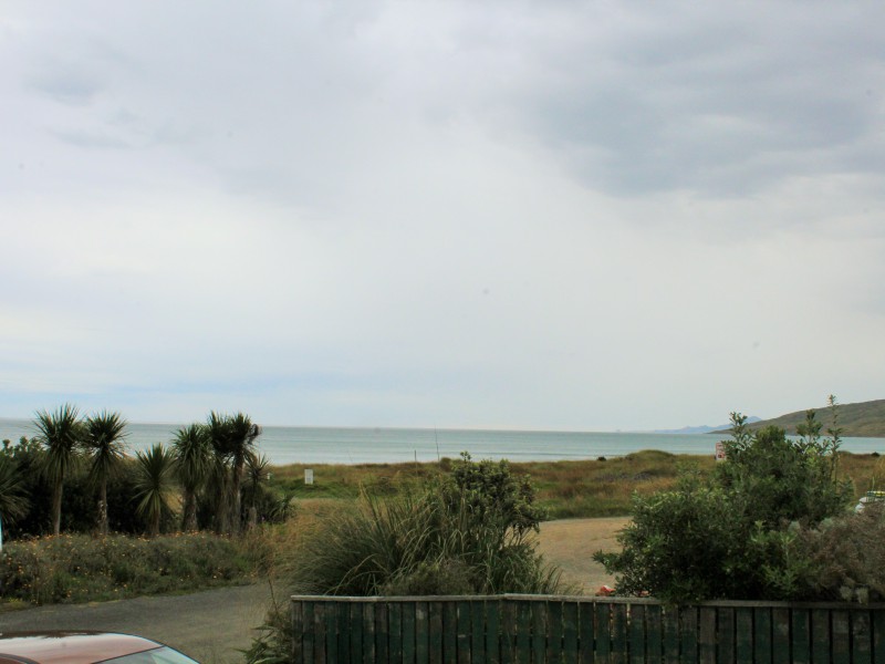 Akitio Esplanade, Akitio 