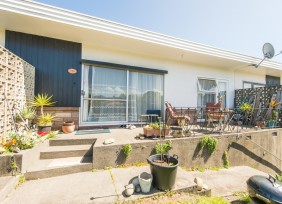 73A Great North Road, St Johns Hill